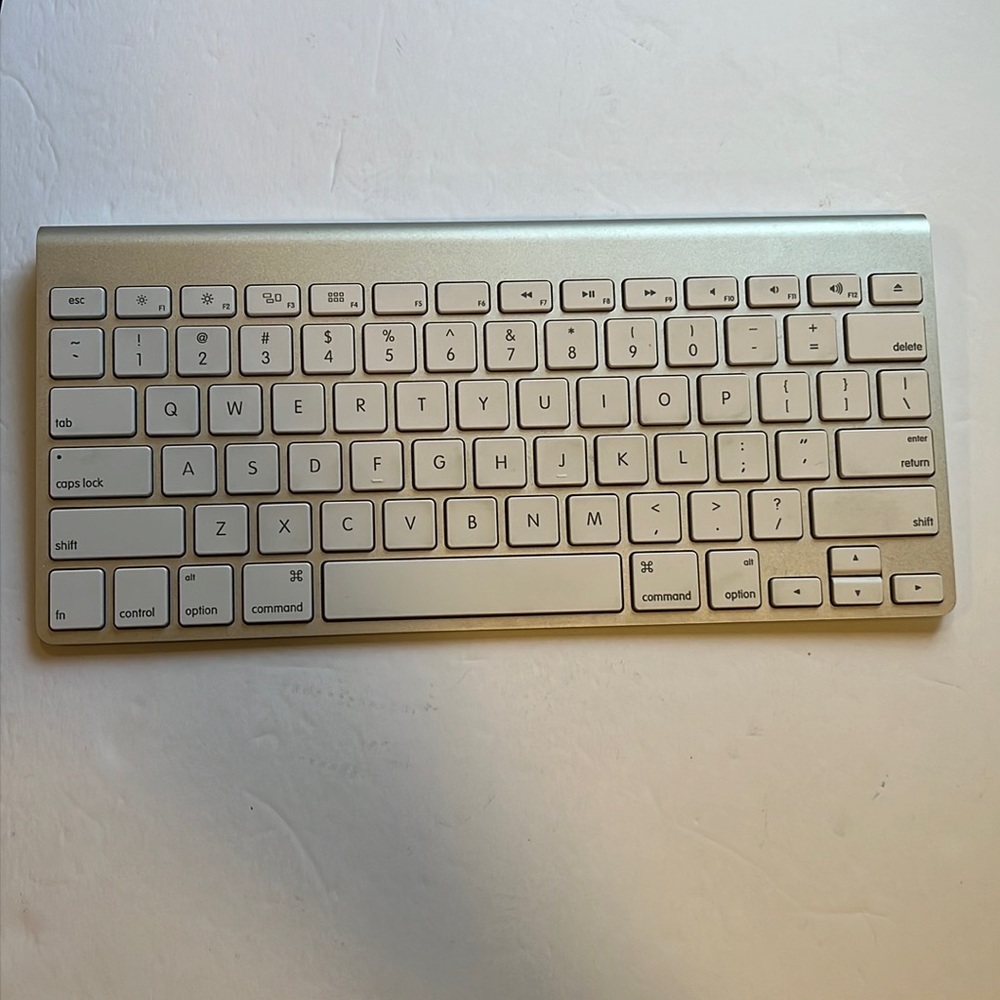 Apple Wireless Keyboard